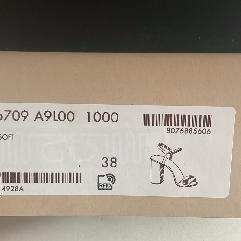 Black Gucci Miro Horsebit Heels Size 38 - Picture 2 of 13